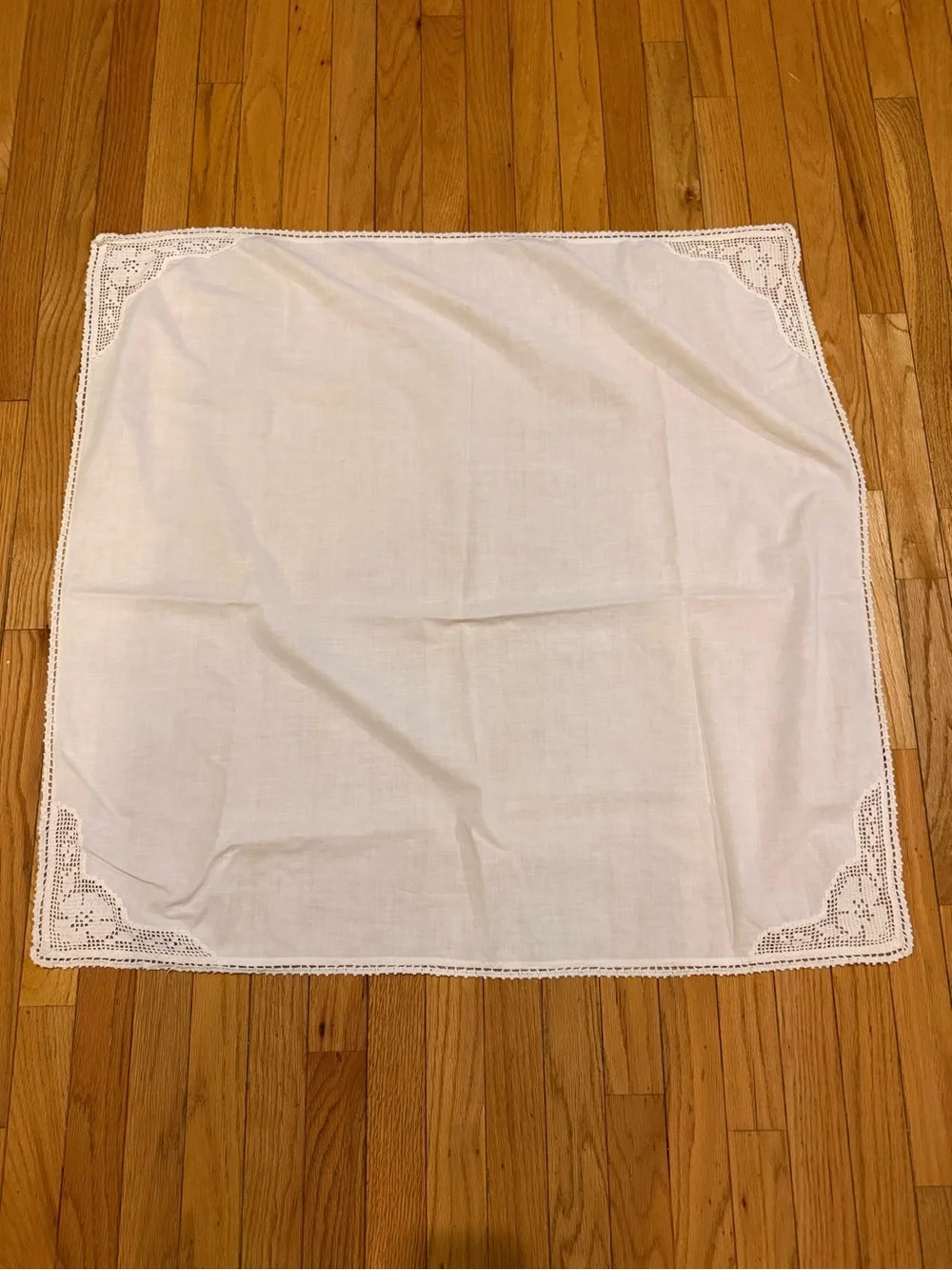 VTG White Linen Square Tablecloth Crochet Corner Trim cottage country coquette